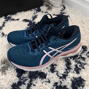 Asics Nimbus 24 Women’s Size 8 Wide